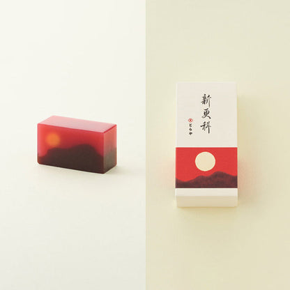 虎屋 中形羊羹 2本入（新更科・栗蒸羊羹）