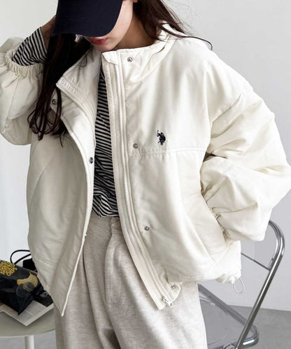 日本代購｜U.S. POLO ASSN. U.S. POLO ASSN.（ユーエスポロアッスン） ブルゾン アウター 「新色追加」GeeRA別注「U.S. POLO ASSN.」モンスター中綿ブルゾン レディース【アイボリー / L】｜ZOZOTOWN