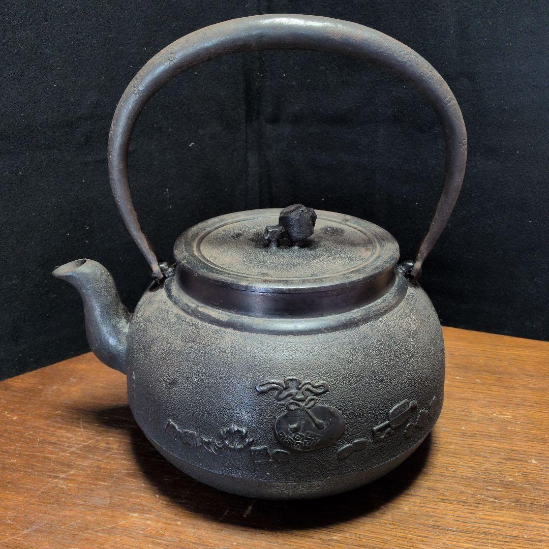 日本代購｜未知 鐵壺 - 特大寶盡くし鐵瓶｜Mercari