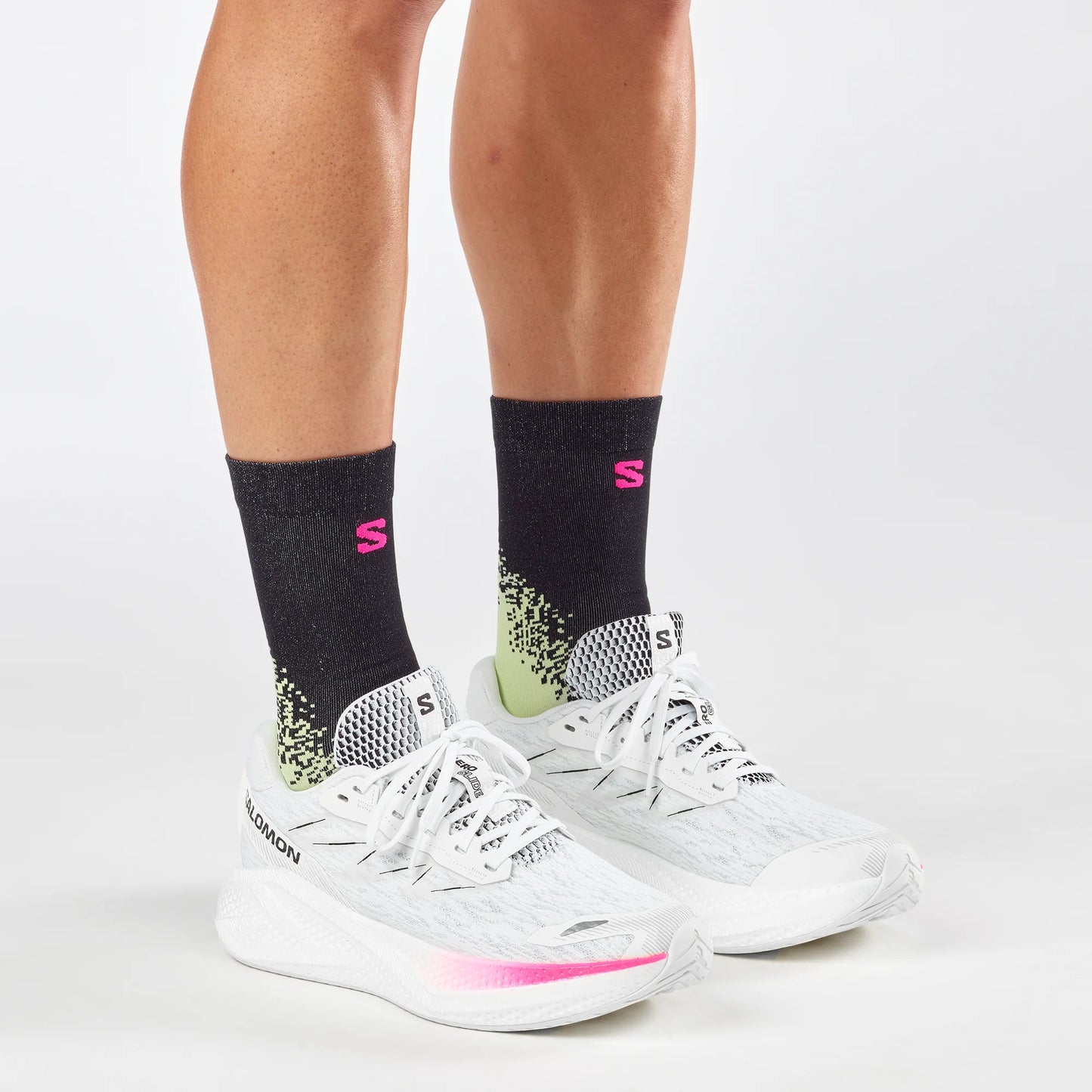 日本代購｜Salomon 鞋子 - AERO GLIDE 4 白色運動鞋｜サロモン公式オンラインストア