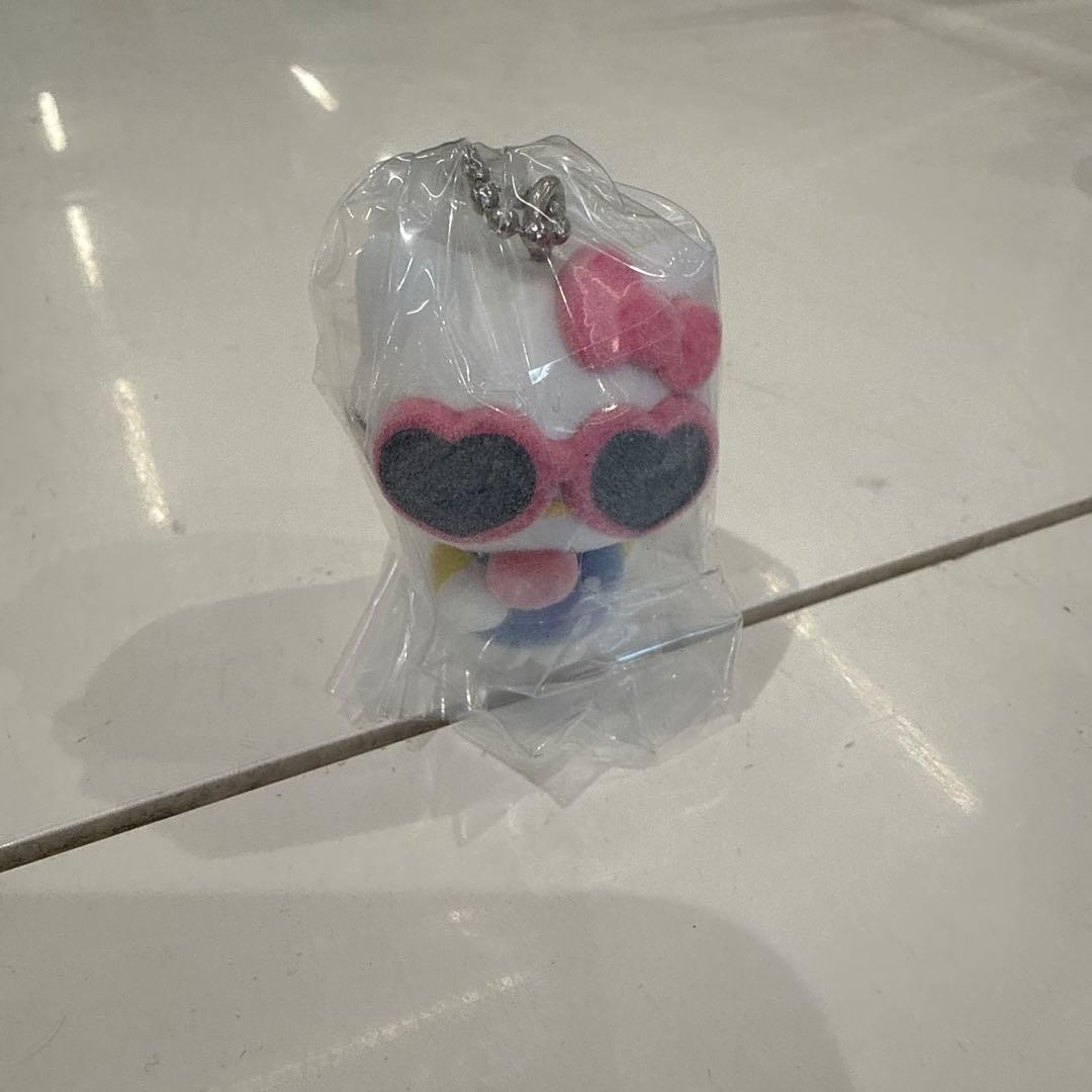 日本代購｜三麗鷗 哈囉凱蒂 公仔 - 絨毛吊飾｜Mercari
