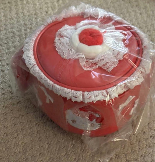 日本代購｜三麗鷗 凱蒂貓 化妝包 - 蛋糕型化妝包｜Mercari