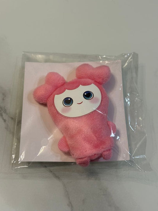 日本代購｜TWICE 公仔 - 指人形 モブリー 新品未開封｜Mercari