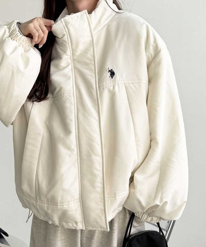 日本代購｜U.S. POLO ASSN. U.S. POLO ASSN.（ユーエスポロアッスン） ブルゾン アウター 「新色追加」GeeRA別注「U.S. POLO ASSN.」モンスター中綿ブルゾン レディース【アイボリー / L】｜ZOZOTOWN