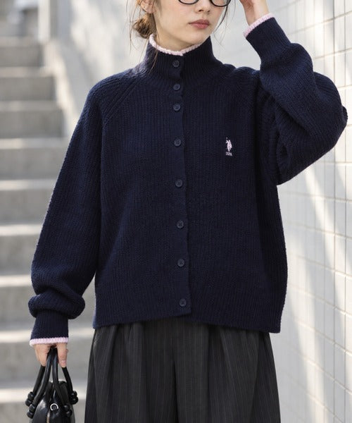 日本代購｜U.S. POLO ASSN. U.S. POLO ASSN.（ユーエスポロアッスン） カーディガン 別注 ロゴ刺繍 配色ライン ハイネックニットカーディガン レディース【ライトグレー / L】｜ZOZOTOWN