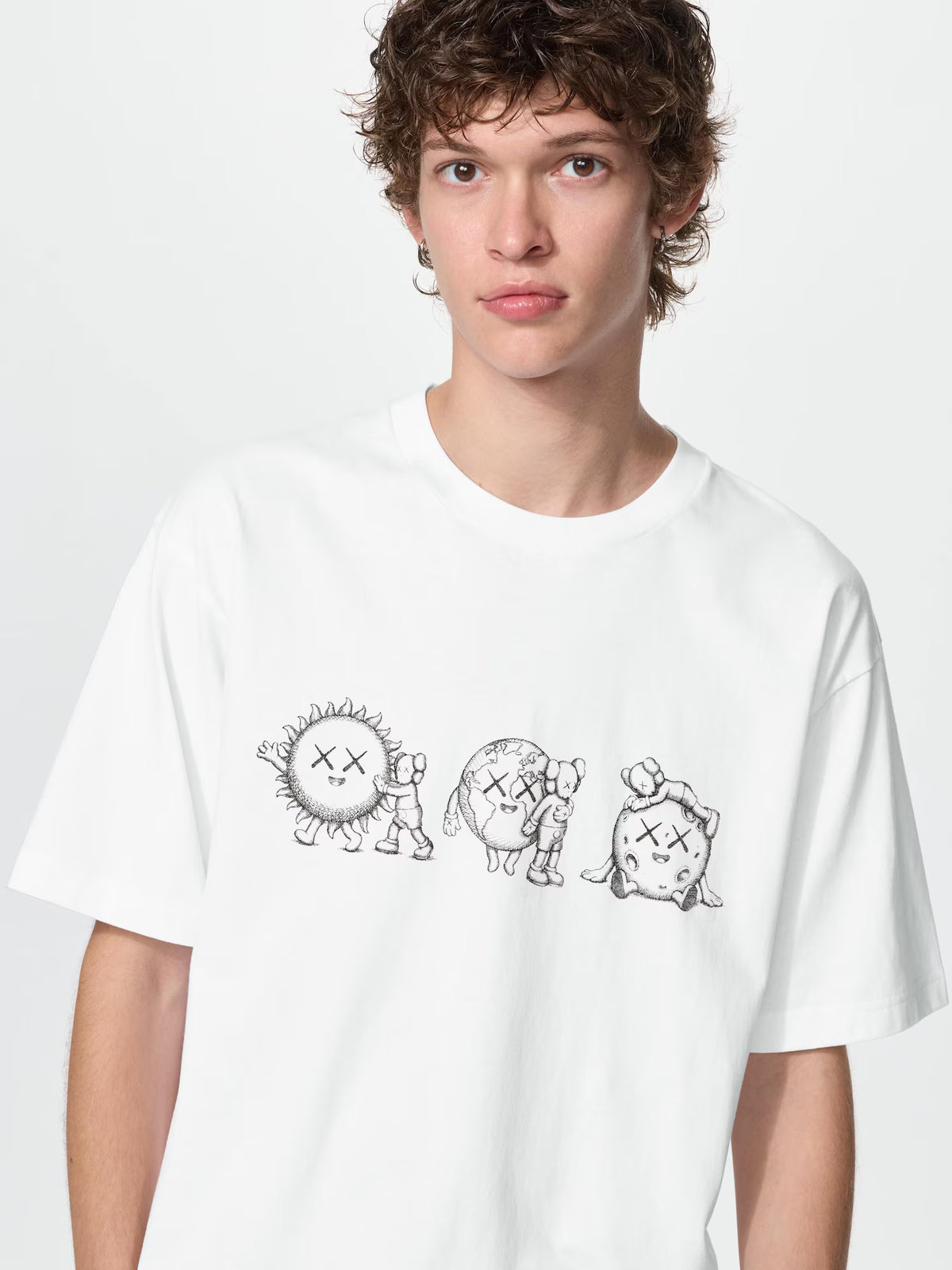 日本代購｜UNIQLO T恤 - カウズ UT/放鬆版型 T恤【00 WHITE / L】｜UNIQLO
