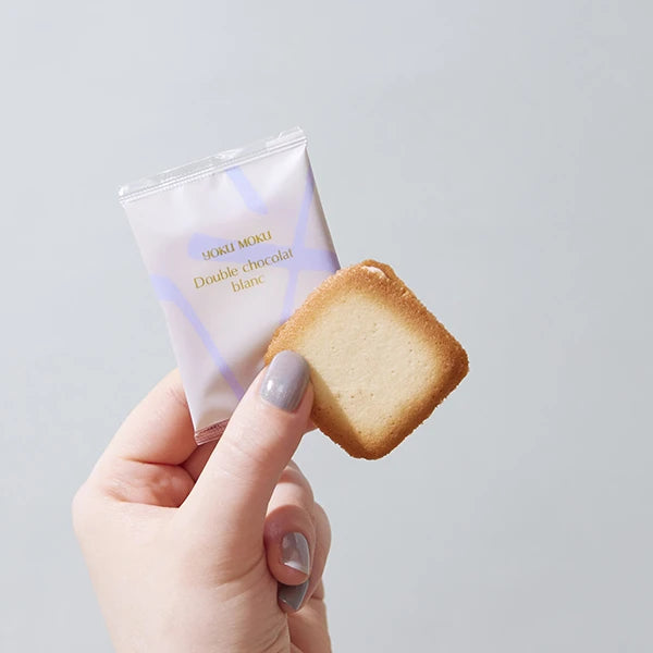 YOKUMOKU 22枚入り 雪茄蛋捲 - 夾心白巧克力貓舌餅乾
