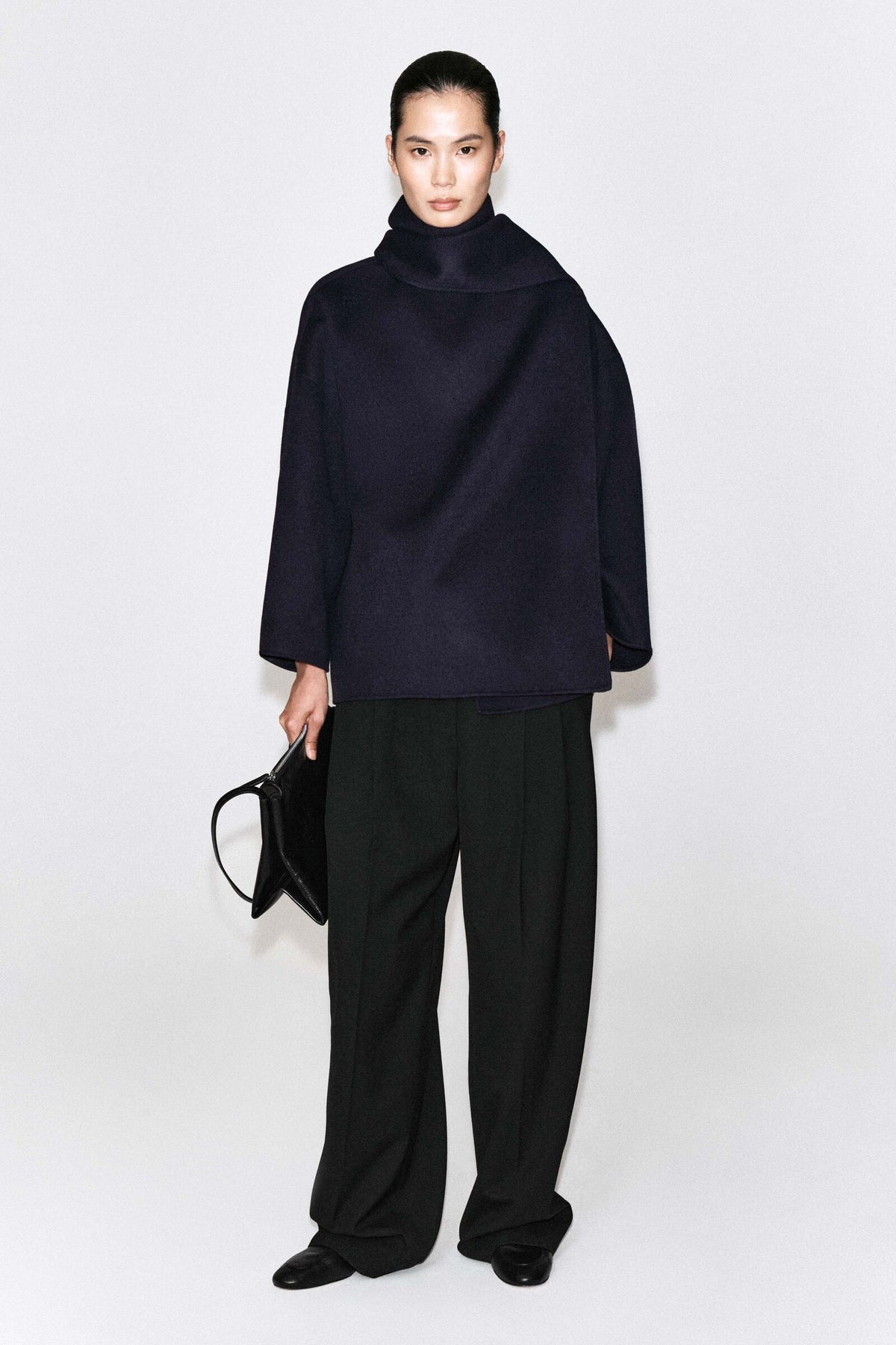 COS 雙面羊毛圍巾斗篷－海軍藍 DOUBLE-FACED WOOL SCARF CAPE